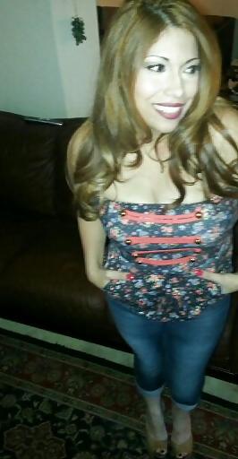 14P Gorgeous latina milf
