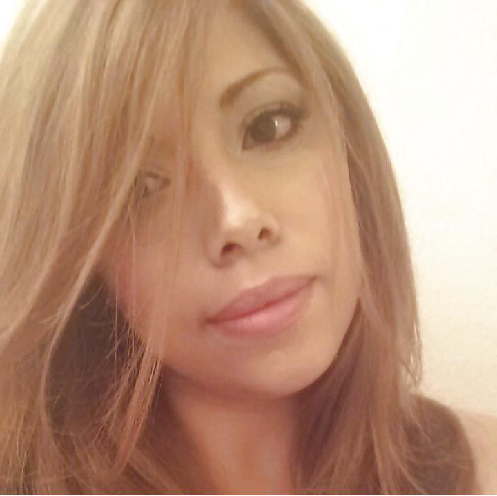 14P Gorgeous latina milf