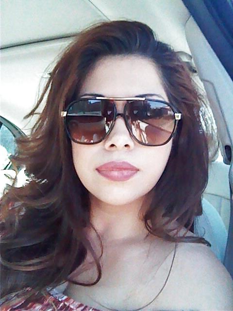 14P Gorgeous latina milf