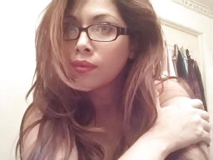 14P Gorgeous latina milf