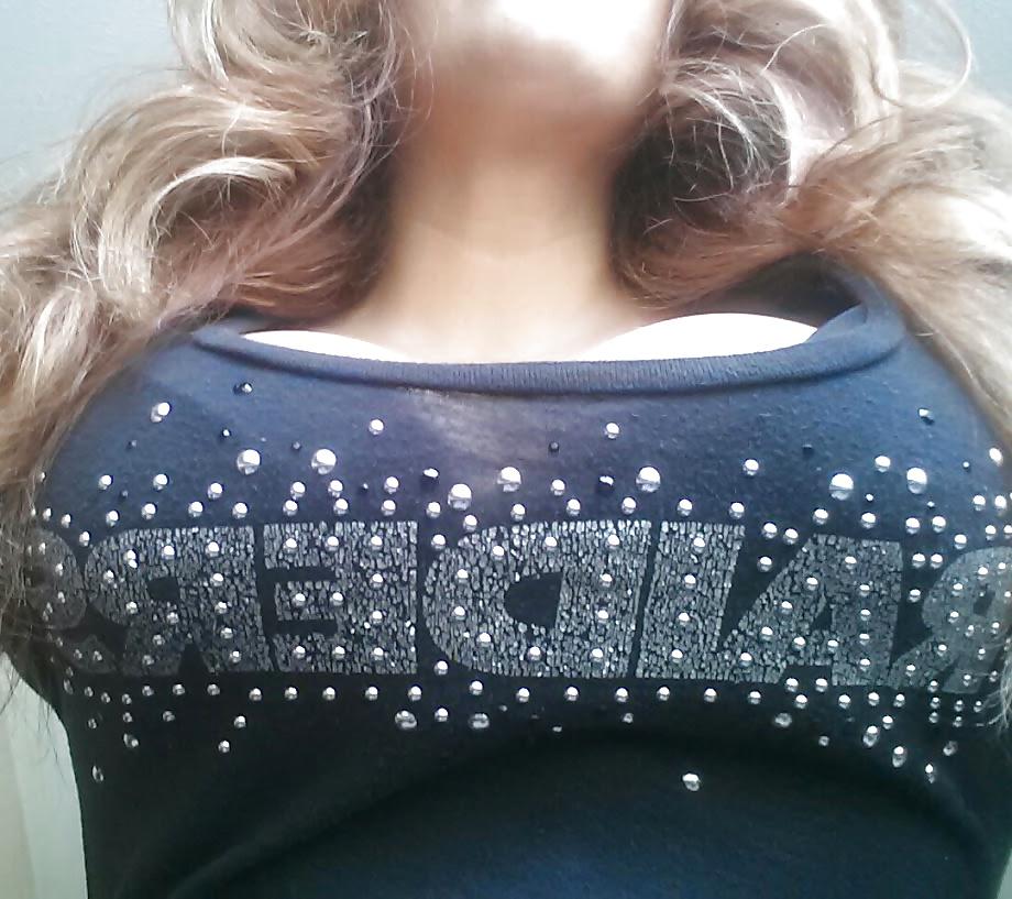 14P Gorgeous latina milf