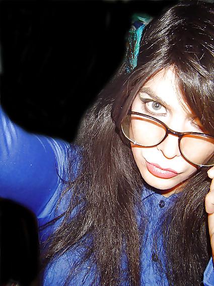 11P Do I Look Better With Or Without Glasses?