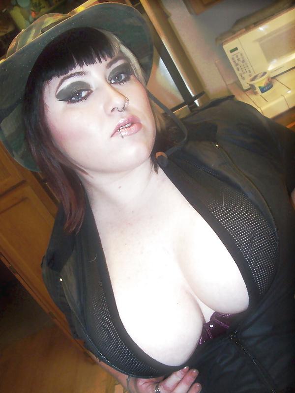 25P Cleavage and Down Blouse 