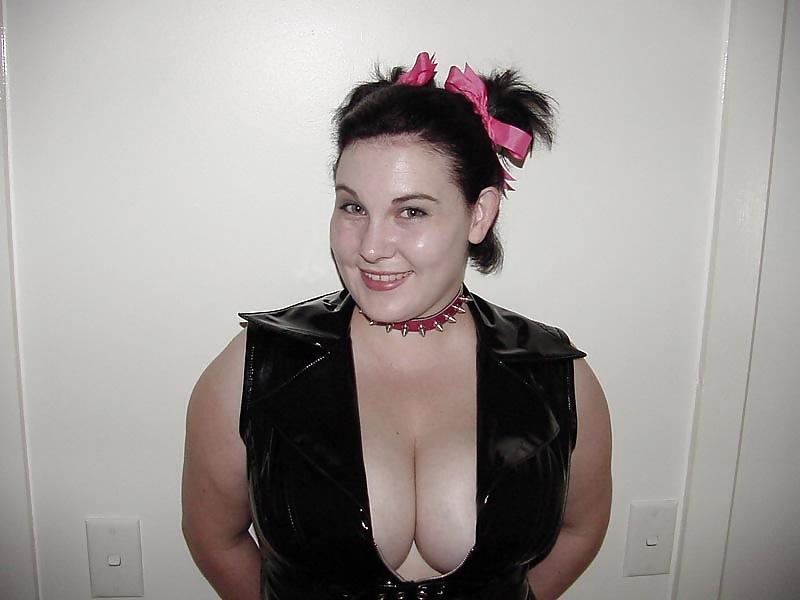 25P Cleavage and Down Blouse 