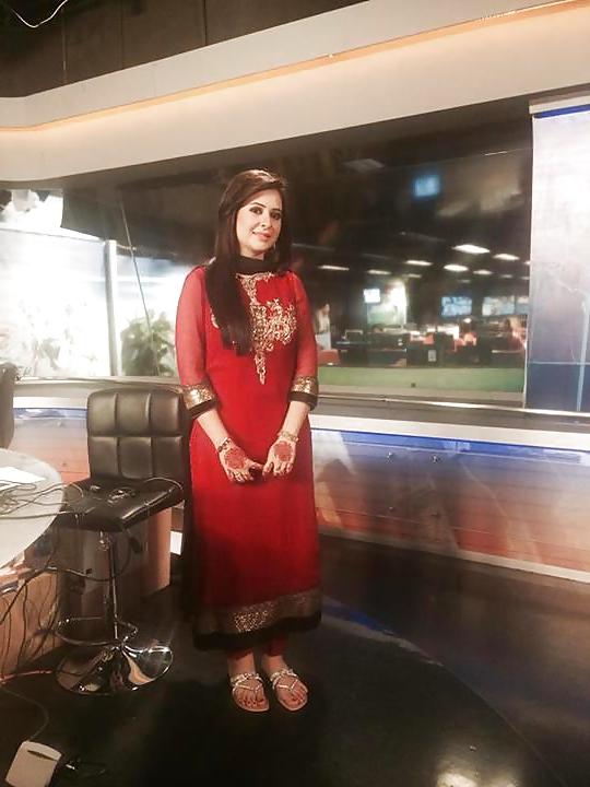 25P Sexy Muslim News Reader Rabbeaa for BIG BLACK COCKS 