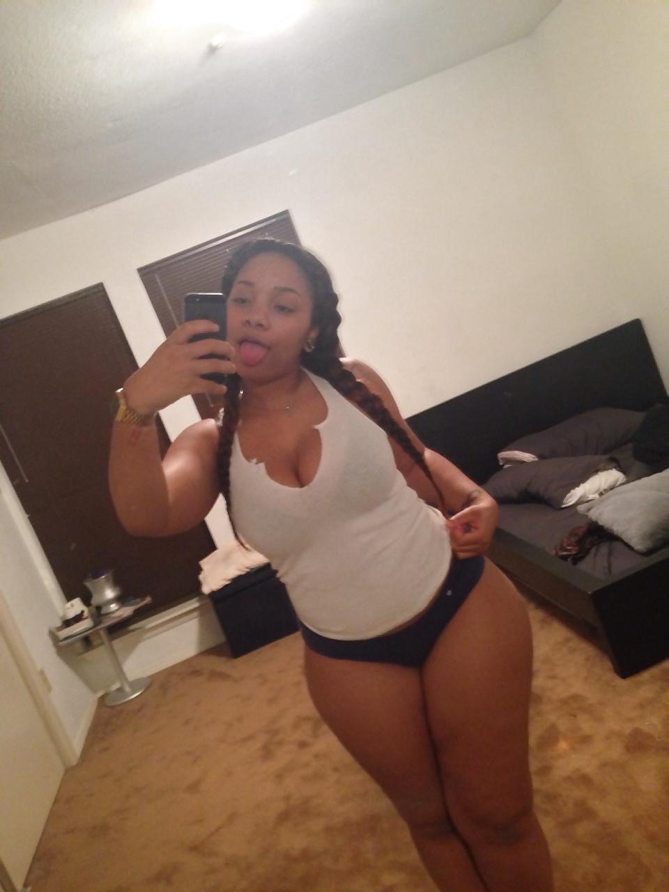 10P Thick Black Girl Selfie 2