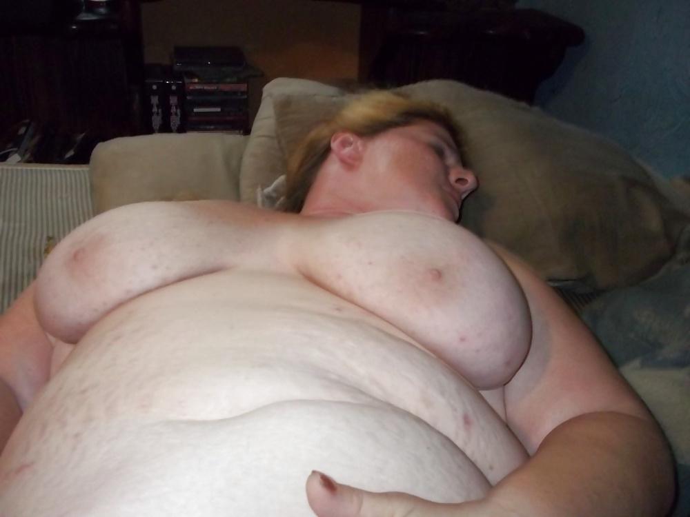 24P Mature bbw wife nude