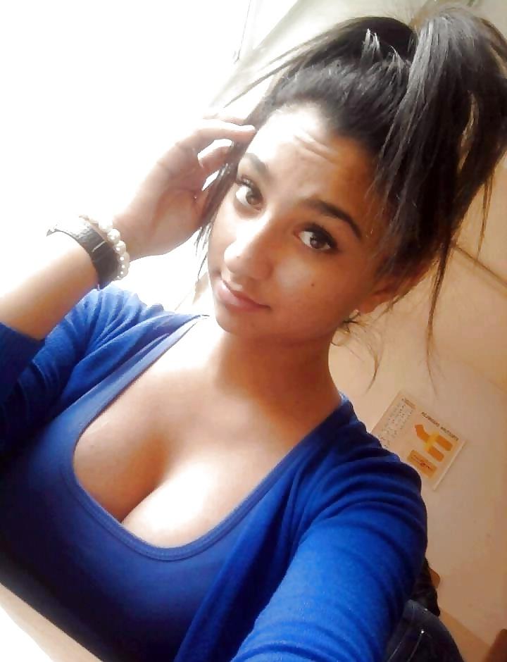 25P Cleavage & Stuff part.4