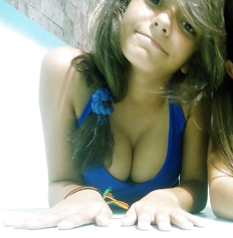 25P Cleavage & Stuff part.4