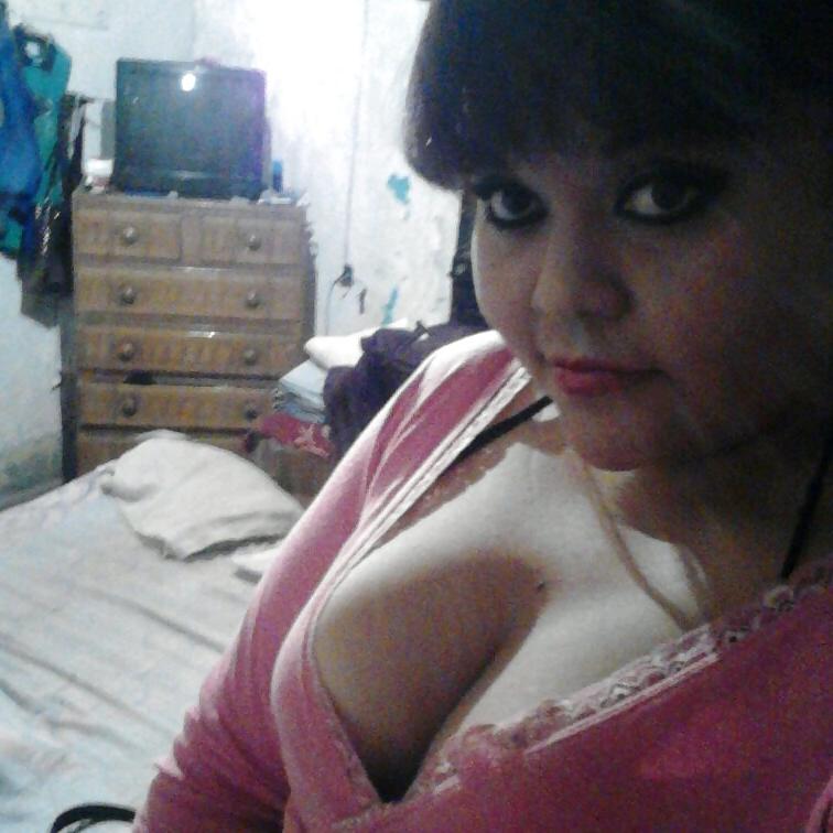 16P Fb selfies with cleavage