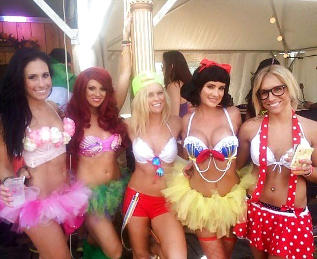 25P Tomorrowland s Gorgeous Girls of 2014