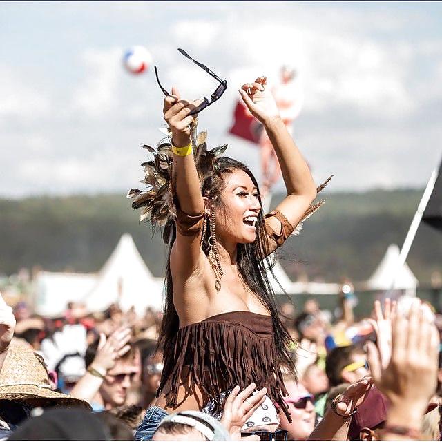 25P Tomorrowland s Gorgeous Girls of 2014
