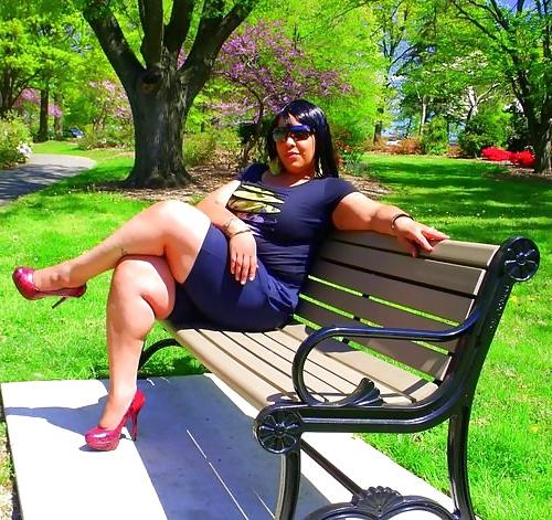 25P Bbw sexy legs and big thighs 
