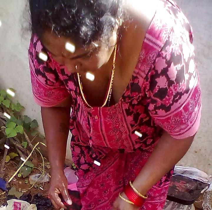 22P Desi Cleavage