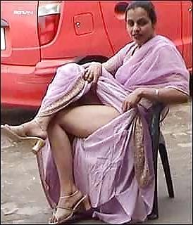 22P Desi Cleavage