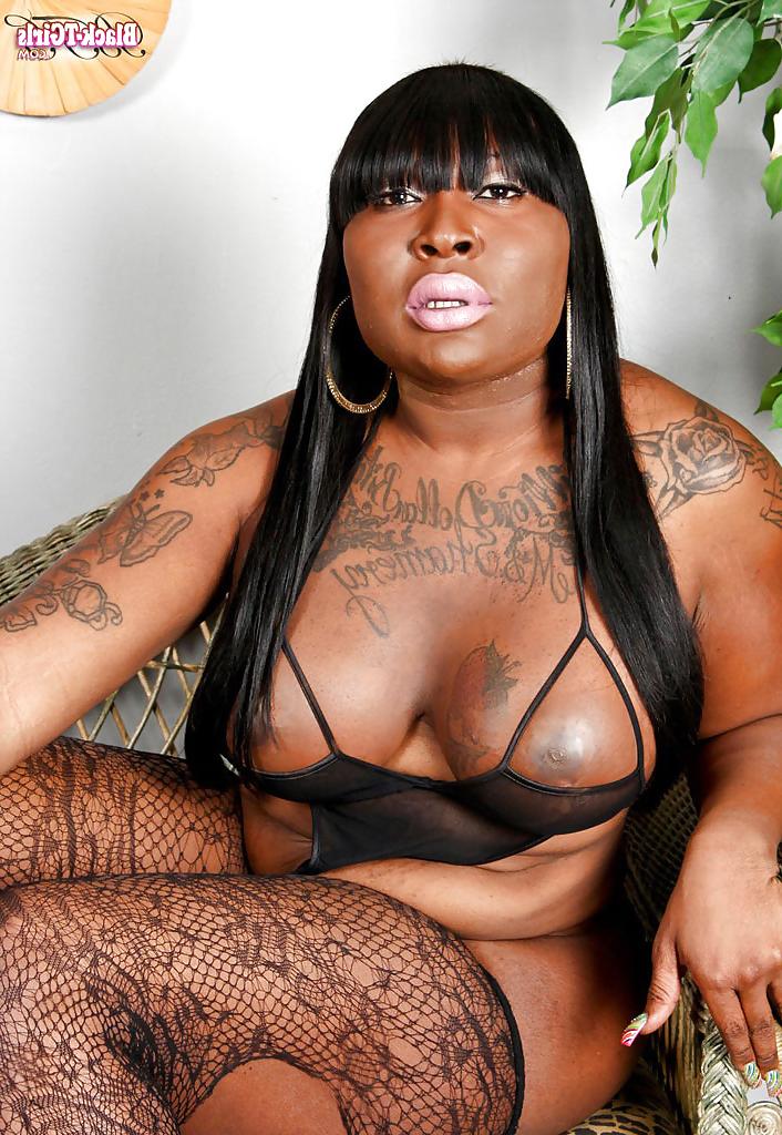 15P Black Shemale