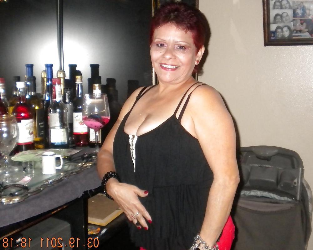 25P Proud Saggy GRANNIES Sexy Cleavage No.1