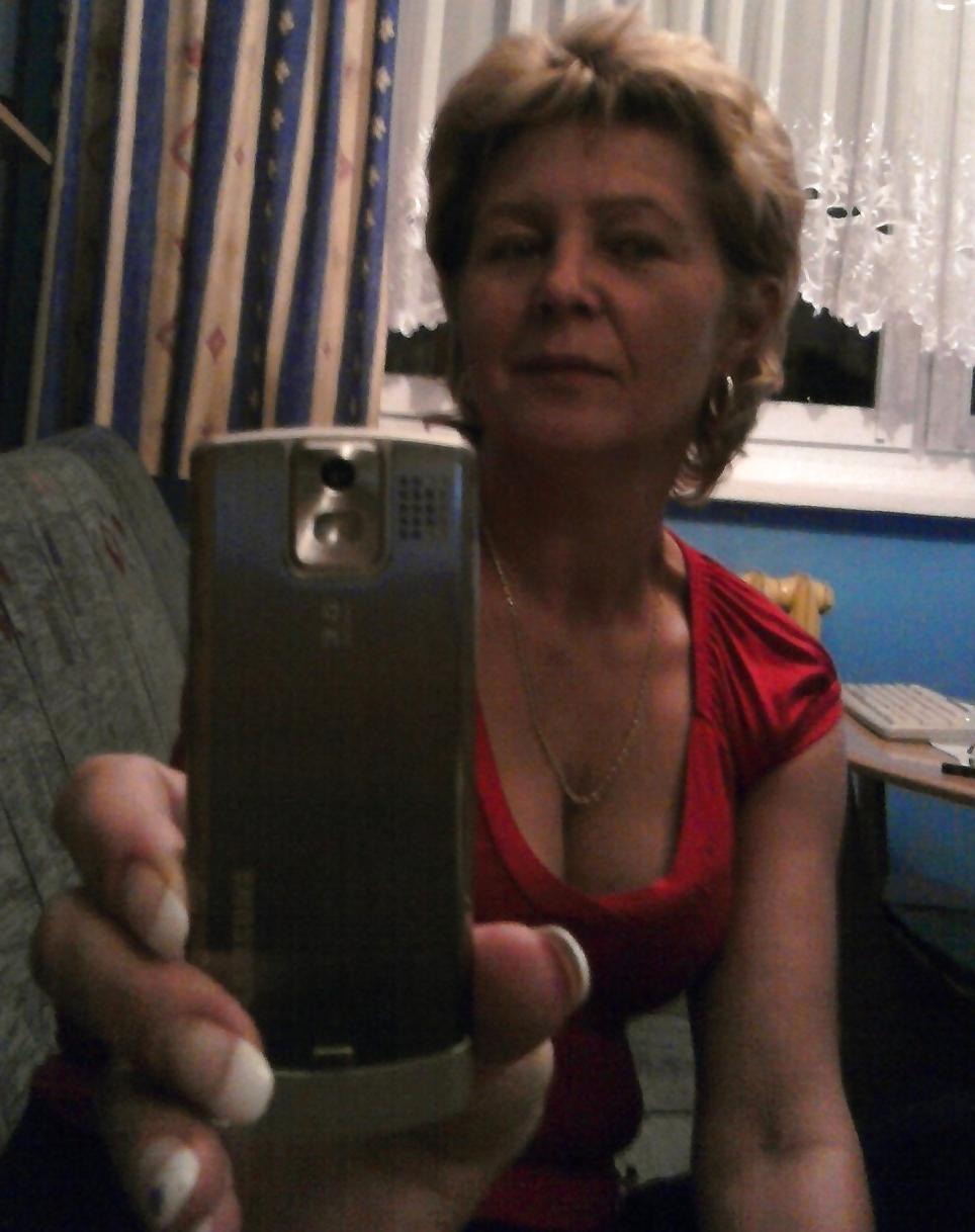 25P Proud Saggy GRANNIES Sexy Cleavage No.1
