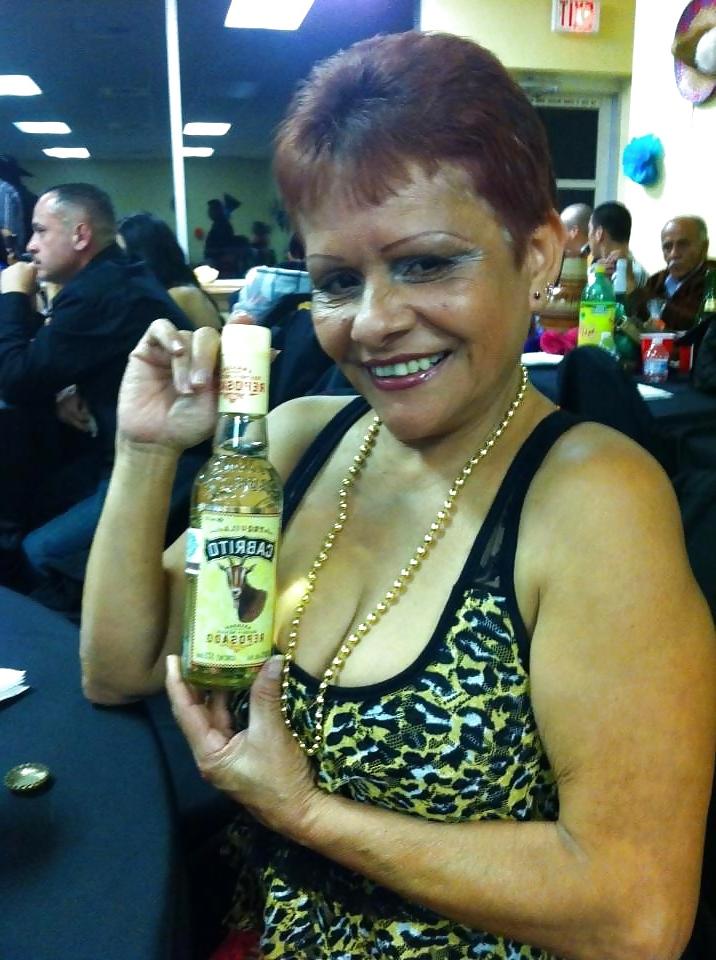 25P Proud Saggy GRANNIES Sexy Cleavage No.1