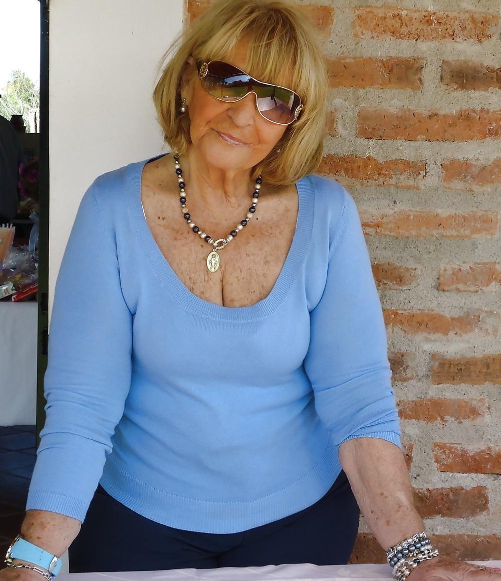 25P Proud Saggy GRANNIES Sexy Cleavage No.1