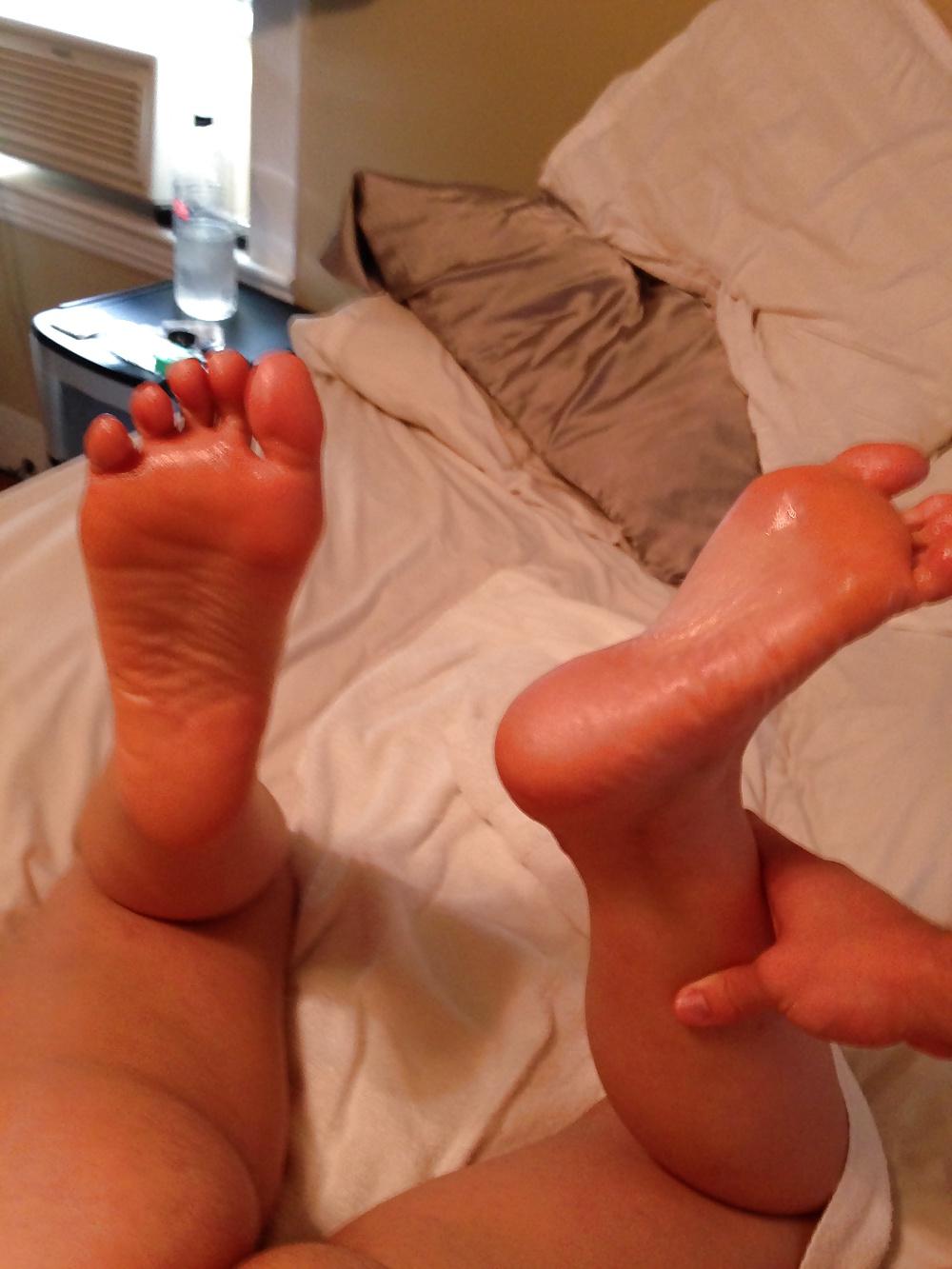 20P Another new footgirl feet and ass