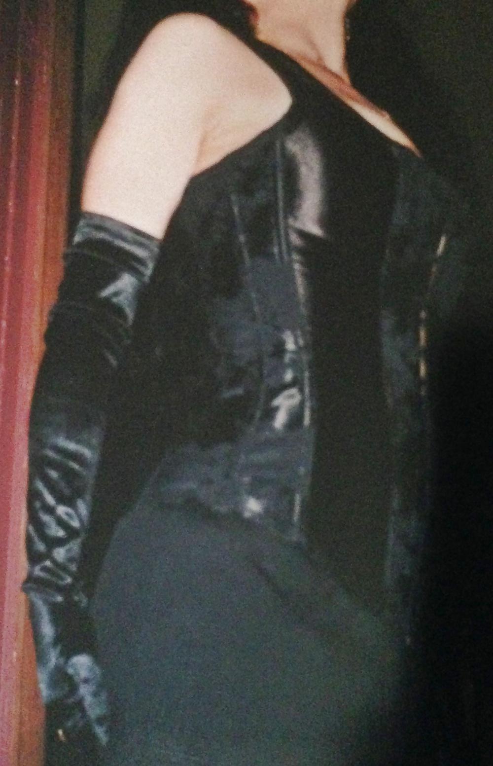 10P Girlfriend Gothic