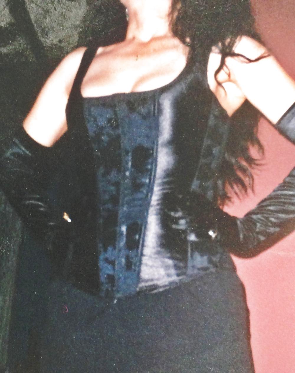 10P Girlfriend Gothic