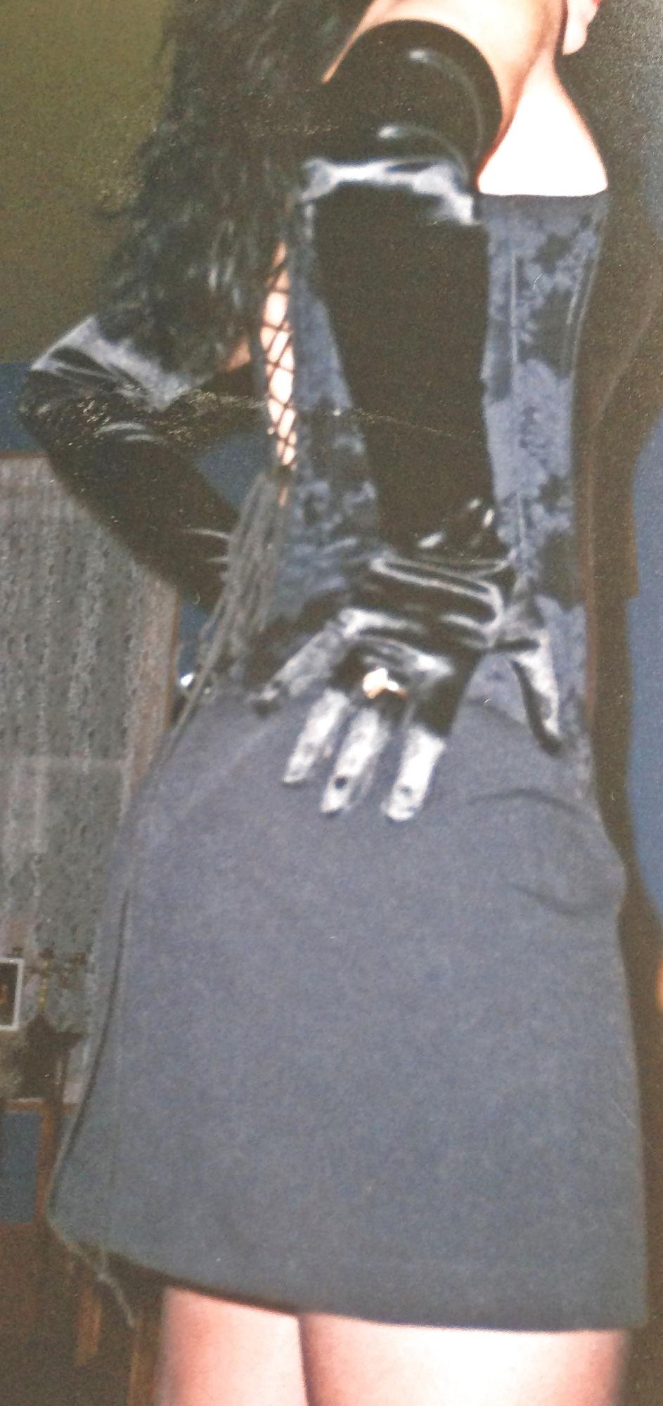 10P Girlfriend Gothic