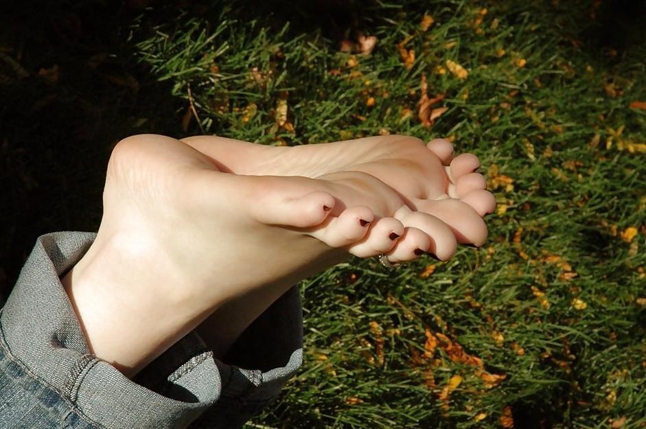 25P Foot Fetish 17