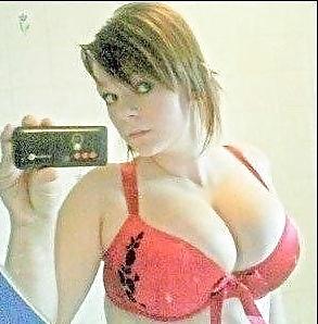 20P Huge Cleavage (non-nude)