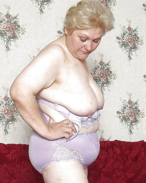 25P Assorted mature grannies BBW women in lingerie