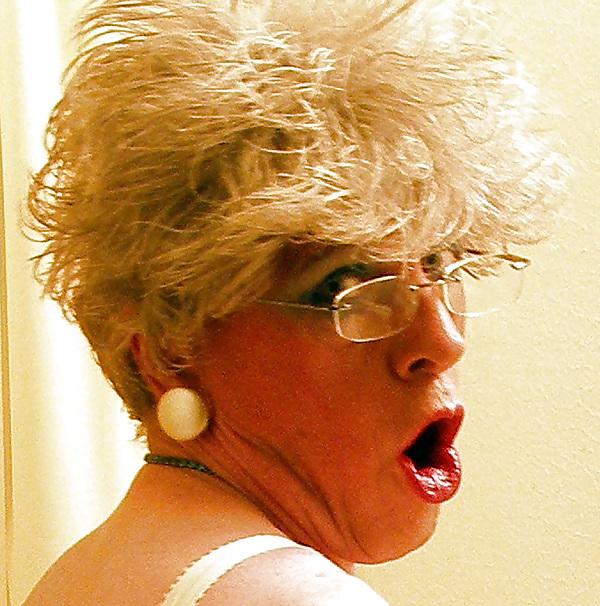 25P SLAMMIN' IN 2008 - SILVER HAIR GRANNY TRANNY