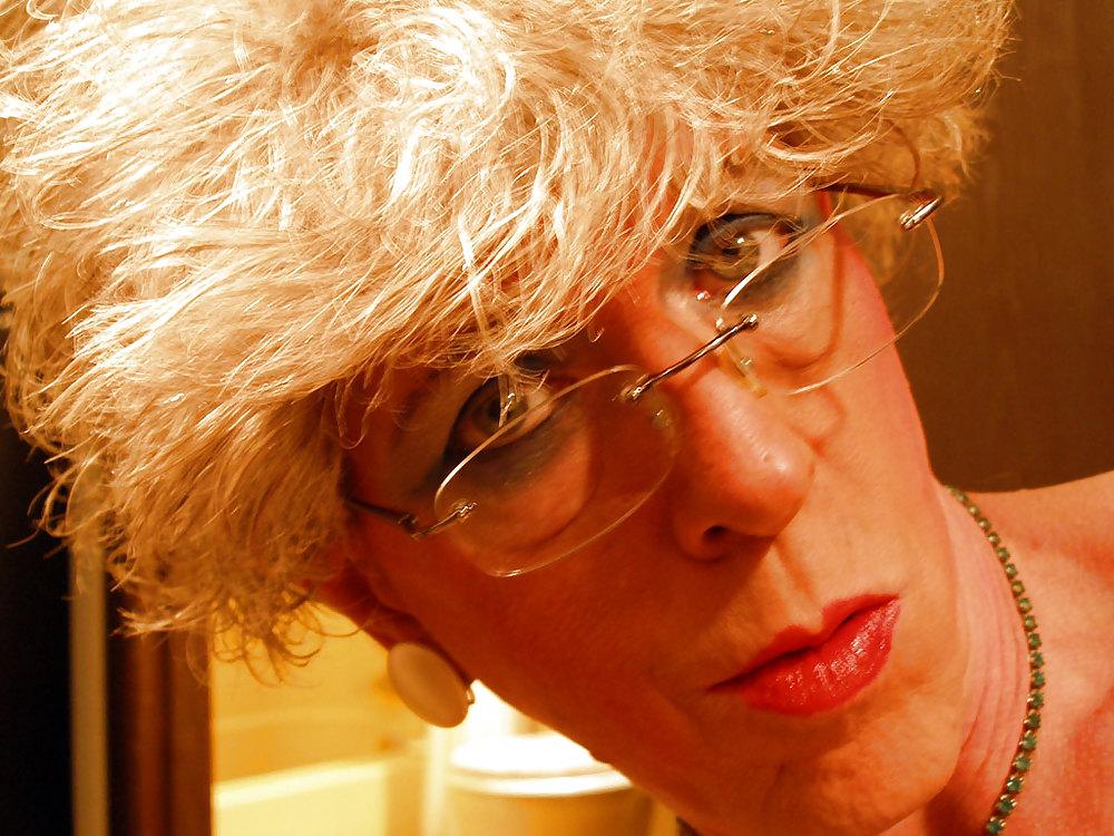 25P SLAMMIN' IN 2008 - SILVER HAIR GRANNY TRANNY