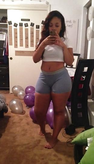 21P Thick Black Girl Selfie
