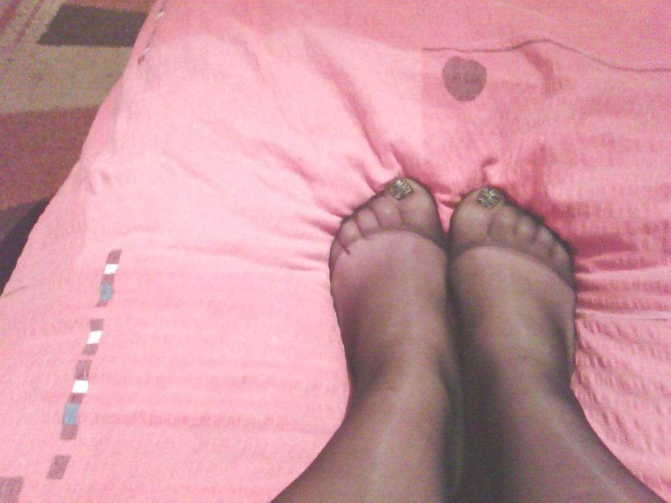 15P Goth Girl Shows Off Her Tasty Nylon Feet