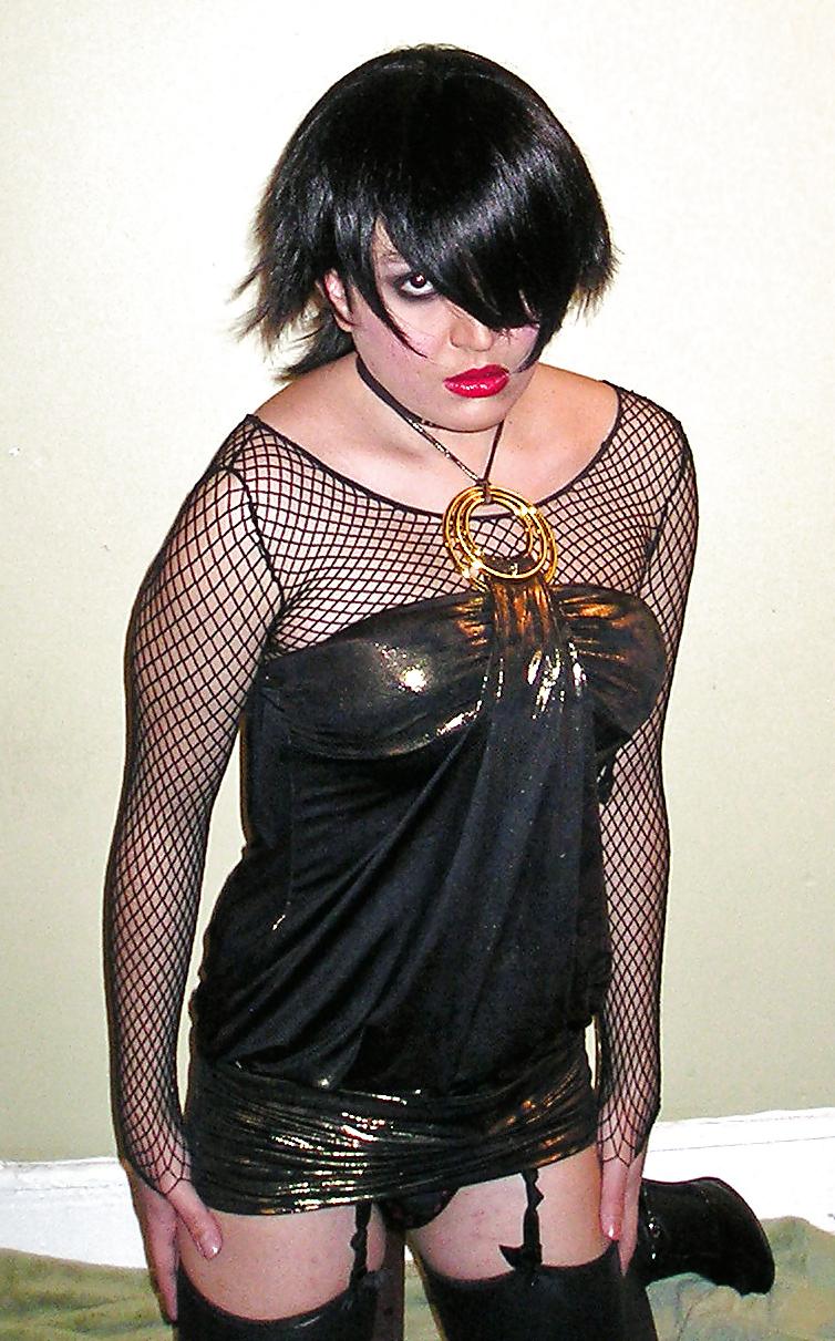 8P Gold Outfit (TG)