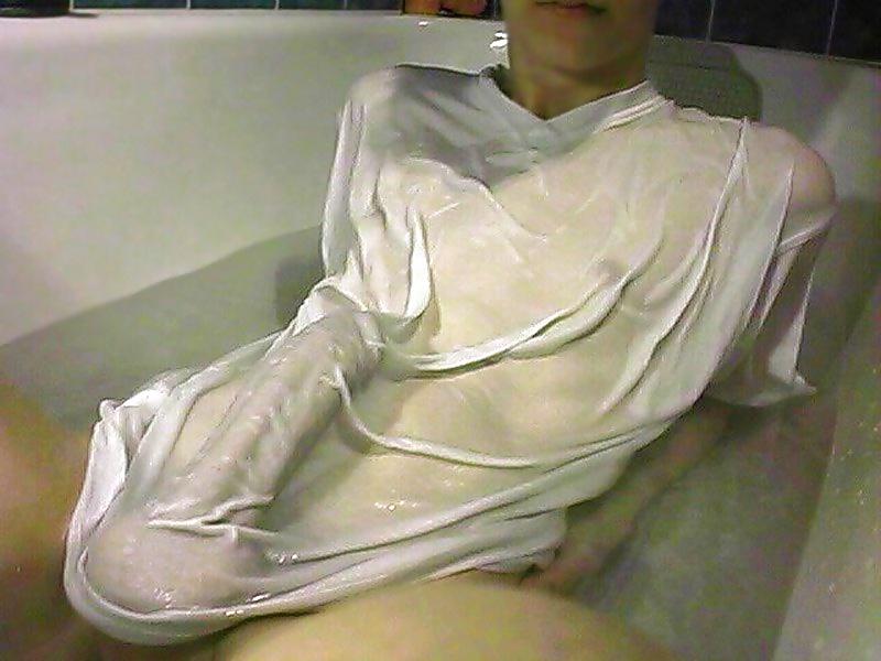 25P Cocks In Wet Underwear