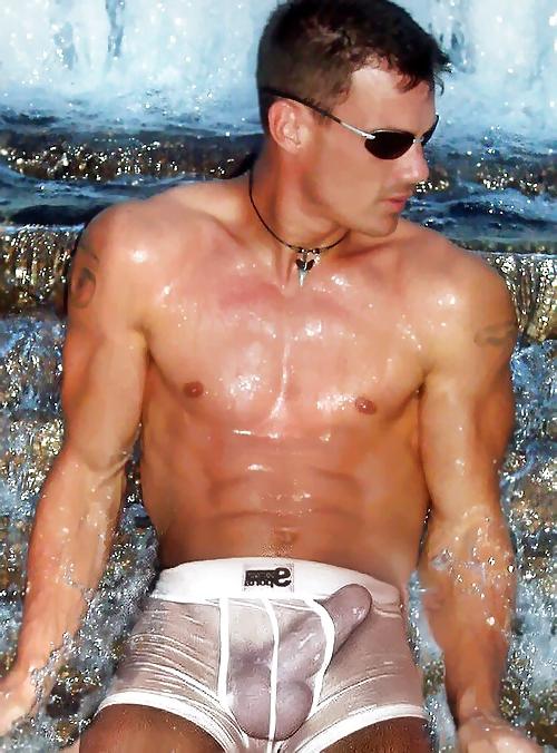 25P Cocks In Wet Underwear