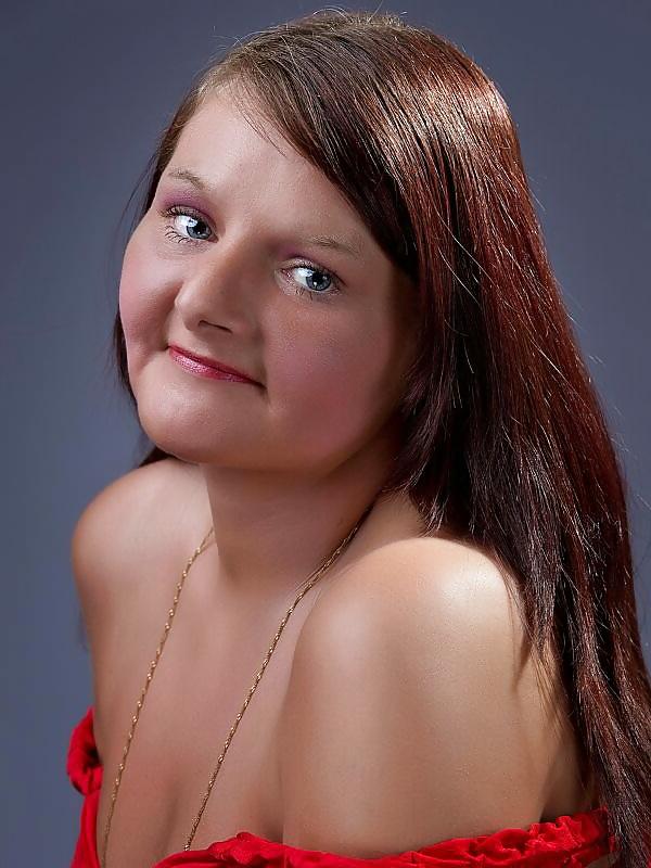 7P British lexi louise