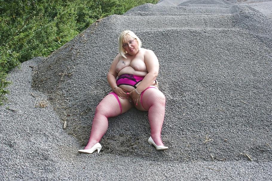 16P Chubby and bbw thighs in stockings 2