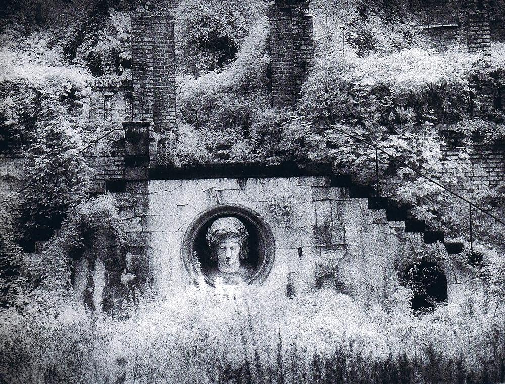 21P Gothic-Kunst von Simon Marsden