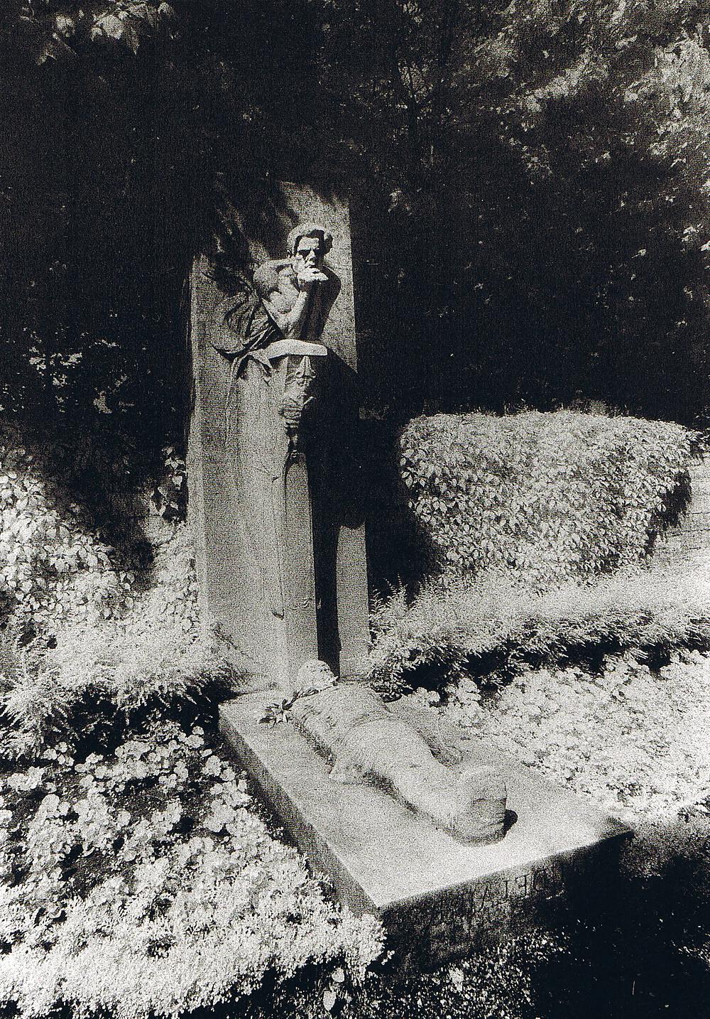 21P Gothic-Kunst von Simon Marsden