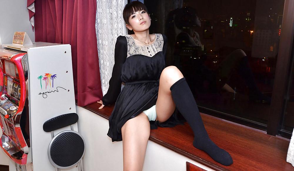 25P Asian girls in stockings