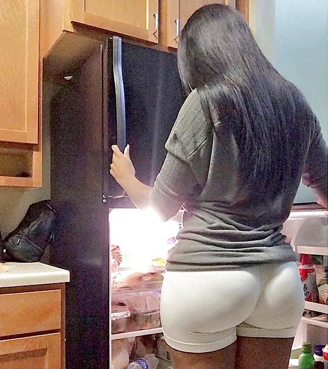 6P ITS JUST SUMTHIN ABOUT ASS IN THE KITCHEN VOL.30