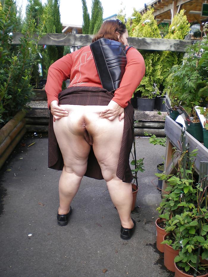 25P BBW mature showing everything
