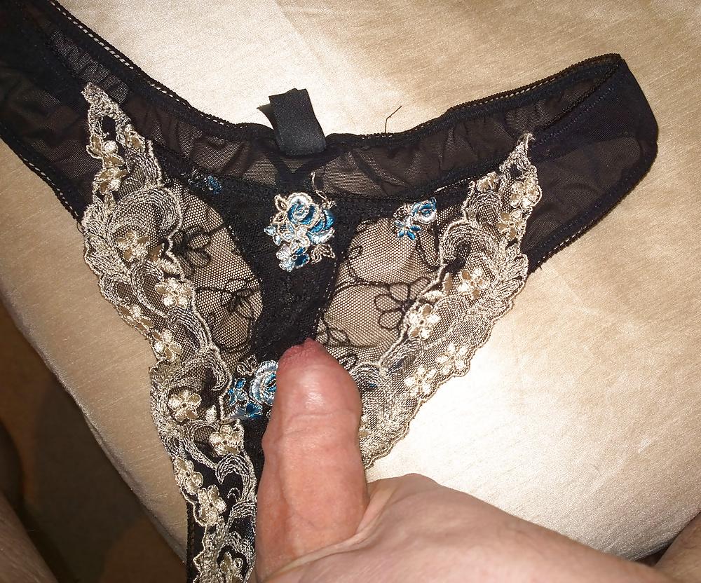 9P More Mil's Panties & Lace Tights