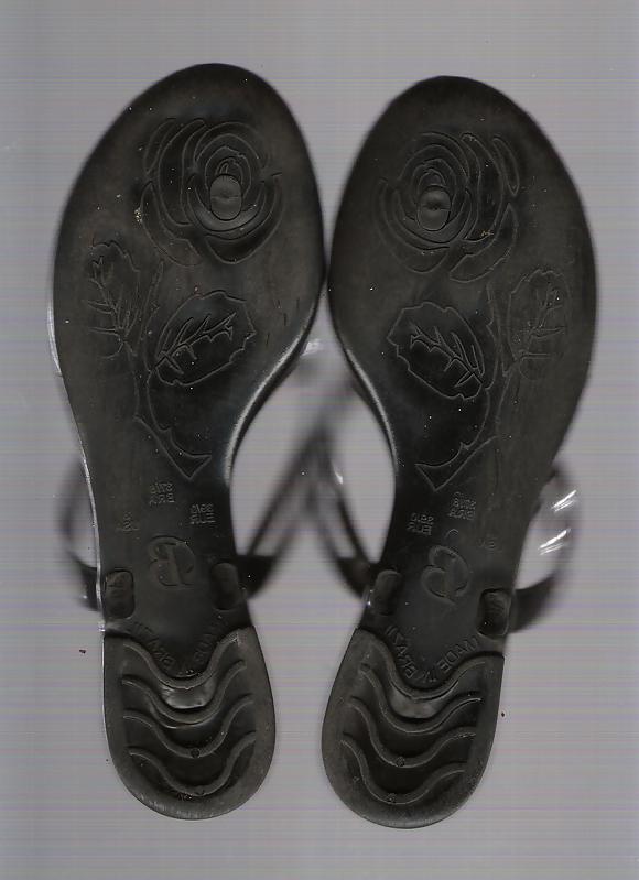 25P Chinelo de plastico preto