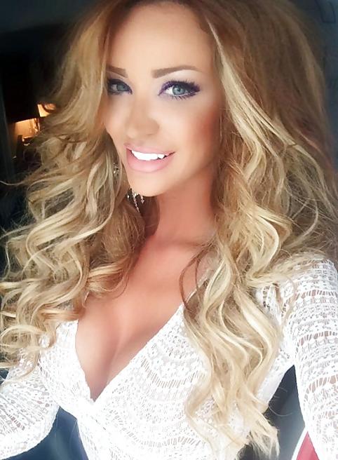 25P Sexy Cleavage 62