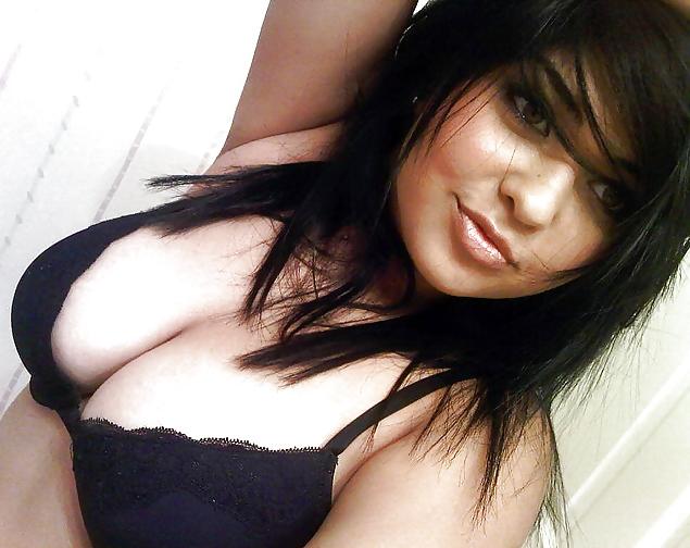 25P Sexy Cleavage 62