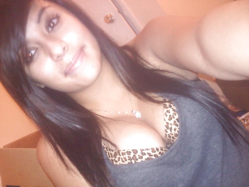 25P Gorgeous Horny Latina 
